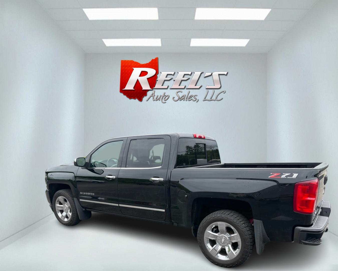 2018 Black /Black Chevrolet Silverado 1500 LTZ Z71 Crew Cab 4WD (3GCUKSEC4JG) with an 5.3L V8 OHV 16V engine, 8-Speed Automatic transmission, located at 547 E. Main St., Orwell, OH, 44076, (440) 437-5893, 41.535435, -80.847855 - This 2018 Chevrolet Silverado 1500 LTZ Z71 Crew Cab is a well-appointed and highly capable full-size pickup. It's powered by a 5.3L Vortec V8 engine paired with an 8-speed automatic transmission and 3.42 gearing, enabling an impressive 9,300-pound towing capacity. The Z71 off-road package includes f - Photo#9